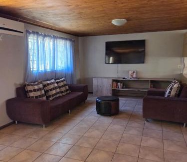 Ritchie Casa | The WhiteHouse FarmHouse Overnight Stay