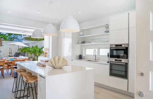 Mount Standfast Villa | The Whitehouse on Mango Drive, a stylish luxury 4 bedroom villa in Porters Place