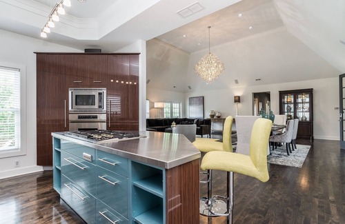 The Village of West Clay Casa | La casa Blanca ! Tu oasis privado en el Carmelo