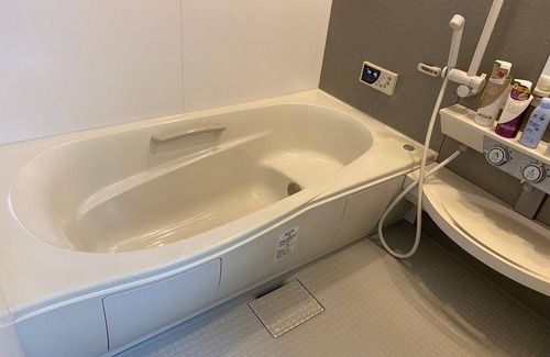 Kisarazu Casa | The whole building can be rented (only for guests) Long term welcome Outlet 7 min walk 11 people 1 bedding per person, no hassle Max 12 people, clean, spacious with Japanese style rooms 4 free parking spaces 4 bedrooms BBQ reservations possible