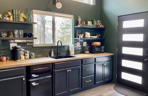 Noel Cabina | The Whole Property to Yourself - 3 Cozy Elk Riverfront Tiny Cabins at High Bank