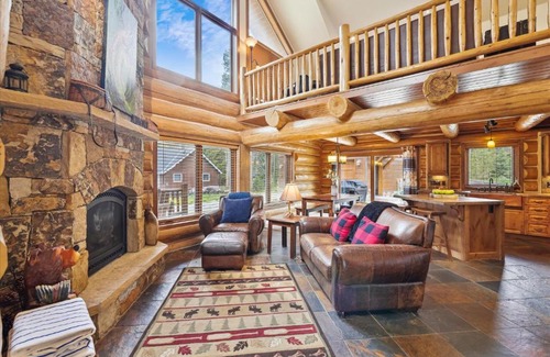 Blue Rock Springs Casa | The Wicker Creel Cabin cabin