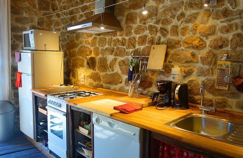 Laboule Apartamento | The wild mountains of the Ardèche, gîte in the old barn