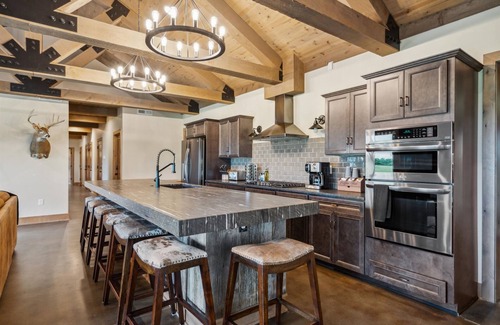 Princeton Casa | The Wilderness Lodge | Private 440-Acre Luxury Escape Outside of Kansas City