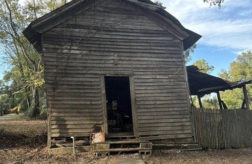 Greenwood Casa | The Willis House Historic Home Retreat on 6 Acres and 35 Live Oak Trees