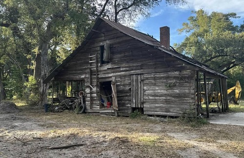 Greenwood Casa | The Willis House Historic Home Retreat on 6 Acres and 35 Live Oak Trees