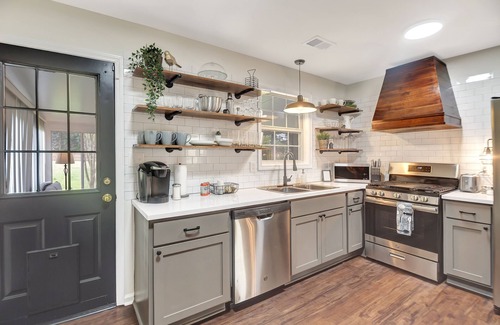 Smyrna Casa | The Willow House - Perfect Family Weekend Getaway! Must see back porch! 🍑