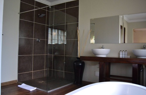 Ekurhuleni Casa | The Willow Inn
