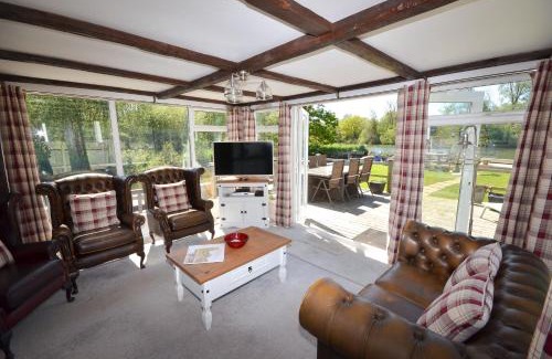 Horning Casa | The Willows in the center of the village in Horning