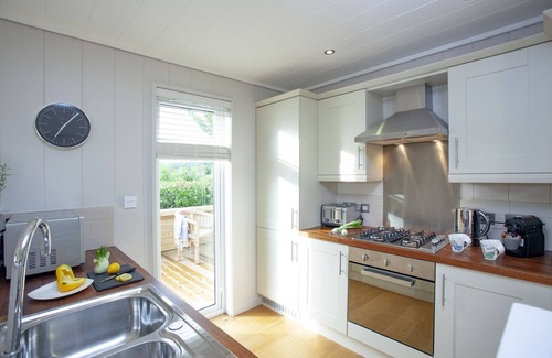 Cheddar Cabina | The Willows, Strawberryfield Park - a lodge that sleeps 4 guests in 2 bedrooms