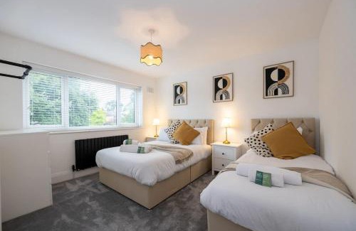 Wilmslow Casa | The Wilmslow House Free Parking - Close to Airport