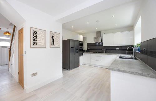 Wilmslow Casa | The Wilmslow House Free Parking - Close to Airport