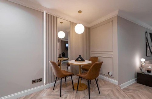 North West Apartamento | The Wilton Suite - Your Private 5* Escape!