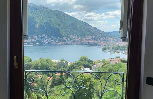 Como Casa | The window on Lake Como