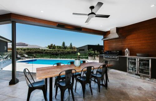 Bombira Casa | The Wine Manor - Lavish Poolside Living