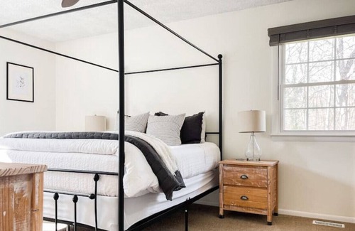 Winston - Salem Casa | The Winston House | Modern 3BR