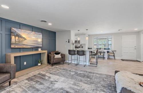 Arlington Park Casa | The Wisteria Oasis With heated pool and hot tub