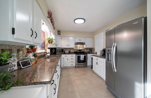 Mar Lee Casa | The Wolff St. Den: 3bed 1 bath home in quiet neighborhood.