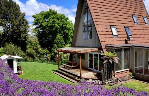 Hamilton Chalet De Esquí | the Wooden A-frame in Hamilton