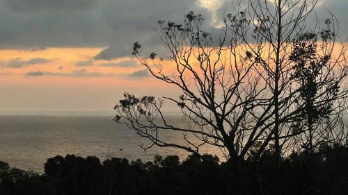 Ham Ninh Chalet De Esquí | The wooden house has a beautiful sunrise & seaview