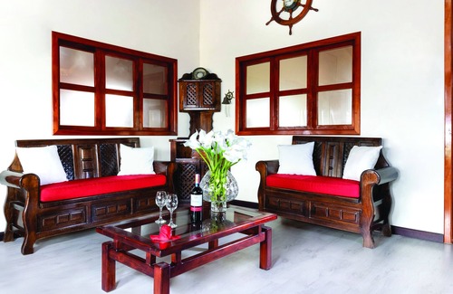 Puerto Villamil Cabina | The Wooden House Lodge