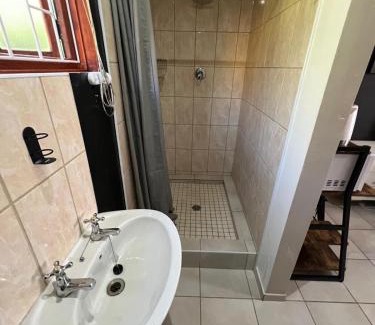 Uvongo Apartamento | The Wooden Retreat