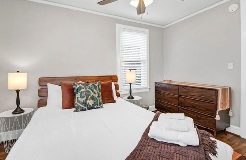 Forest Acres Casa | The Woodland Cottage - 3BR 1BA