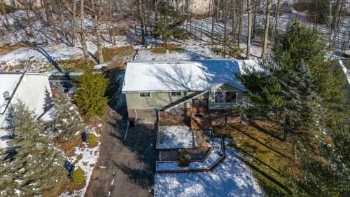 Tobyhanna Casa | The Woodland Escape Pool Table Fire Pit 4 BD