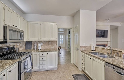 Indian Springs Casa | The Woodlands 4BR Forest Retreat – Pool, Spa & Nature Trails