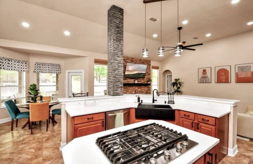 College Park Casa | The Woodlands Escape with Heated Pool and GameRoom