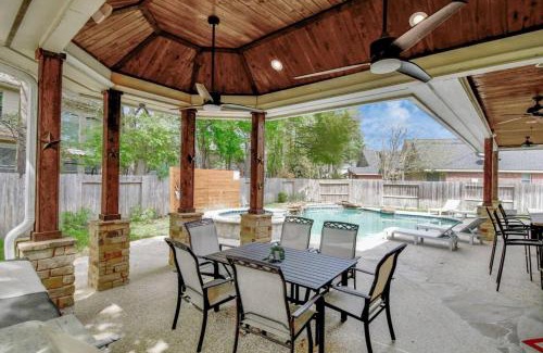 College Park Casa | The Woodlands Escape with Heated Pool and GameRoom