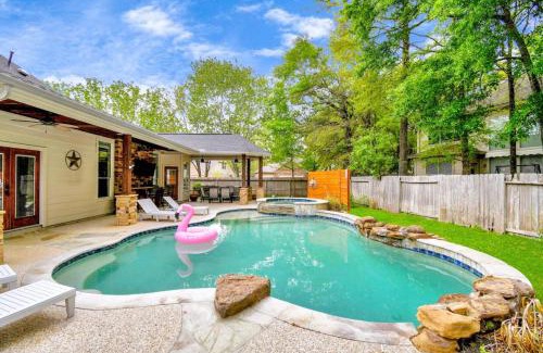 College Park Casa | The Woodlands Escape with Heated Pool and GameRoom