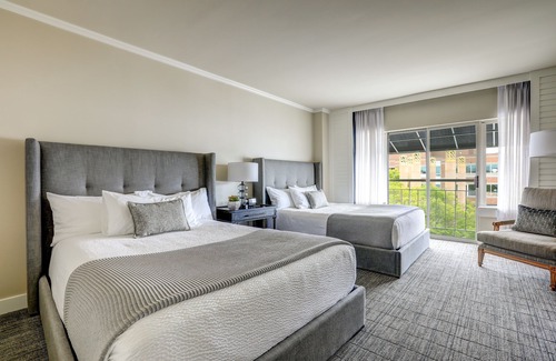 Lakeview Hotel | Woodmark Hotel and Still Spa