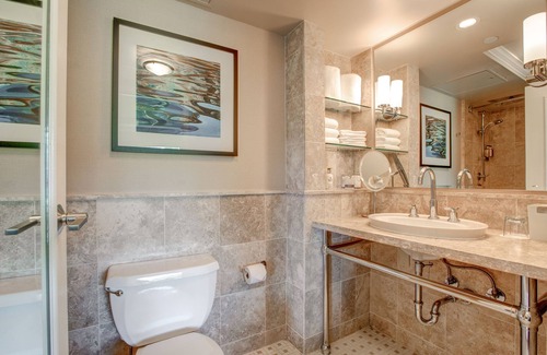 Lakeview Hotel | Woodmark Hotel and Still Spa