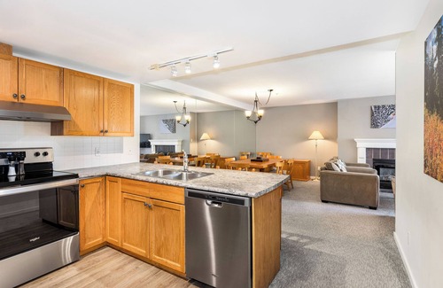 Upper Village Condominio | The Woodrun by Whiski Jack