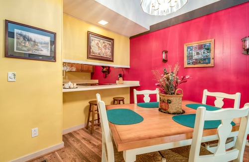 Deer Run Casa | Acogedora casa adosada con fácil acceso a excelentes comodidades