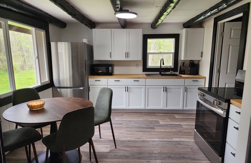 Door County Cabina | "The Woods" Last minute bookings welcome!