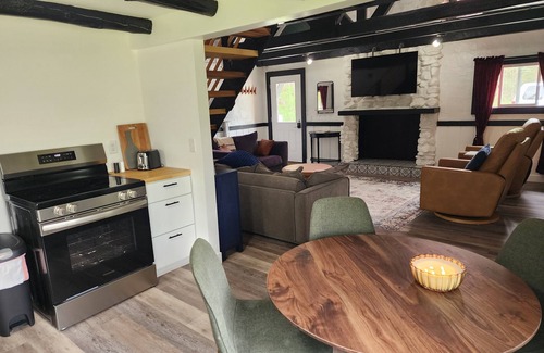 Door County Cabina | "The Woods" Last minute bookings welcome!