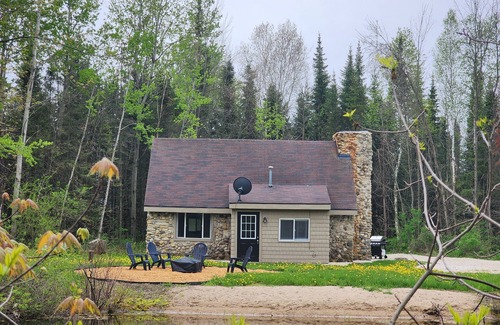 Door County Cabina | "The Woods" Last minute bookings welcome!