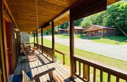 Mountain View Casa | The Woodshed Cabin #304