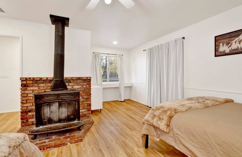 Big Bear Hotel | THE Woodside Cottage #2505