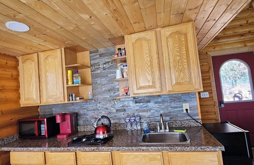 Apple Valley Cabina | The Woody Cabin in Southern Utah, 39 Mi from Zion.