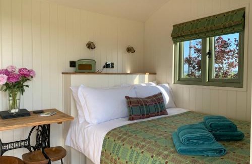 Whitland Otro | The Woolly Sheep Shepherd Huts