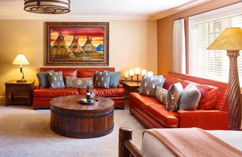 Jackson Hole Hotel | The Wort Hotel