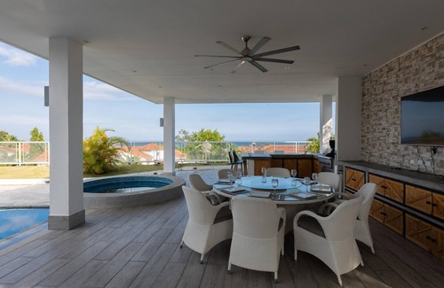 El Palmar Villa | The Wow House by Acomodo