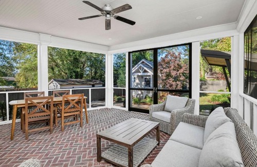 Earlewood Casa | The Wren 2 BR 2.5 BA Renovated