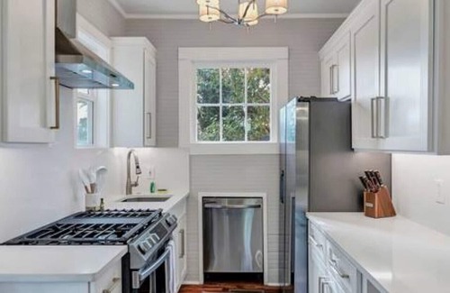 Earlewood Casa | The Wren's Nest | 1BR 2BA Guesthouse