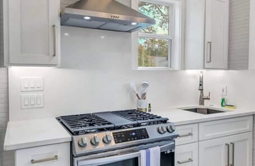 Earlewood Casa | The Wren's Nest | 1BR 2BA Guesthouse