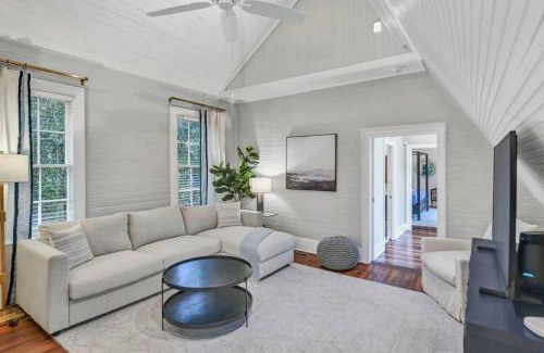 Earlewood Casa | The Wren's Nest 1BR 2BA Guesthouse