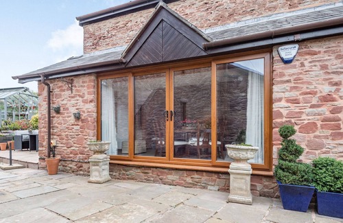 Peterstow Cabaña | THE WREN'S NEST, family friendly, with a garden in Ross-On-Wye